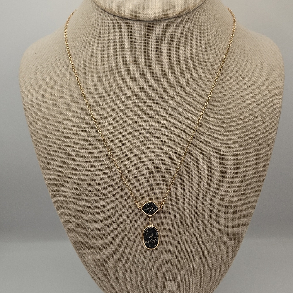 Avon Modern Glimmer Pendant Necklace - Picture 1 of 4